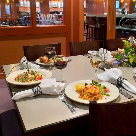 Doubletree By Hilton Minneapolis Park Place Saint Louis Park Restaurant photo