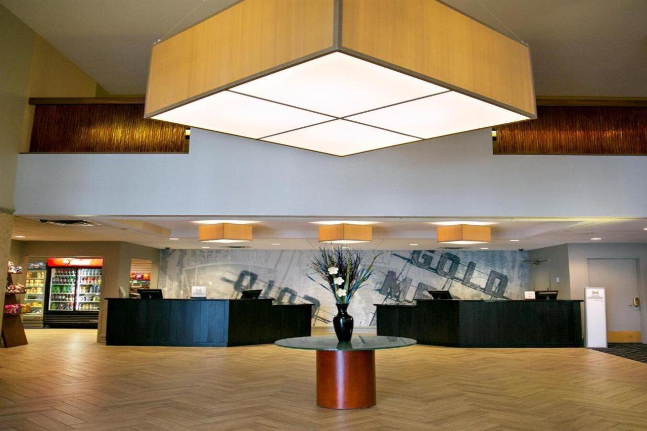 Doubletree By Hilton Minneapolis Park Place Saint Louis Park Extérieur photo