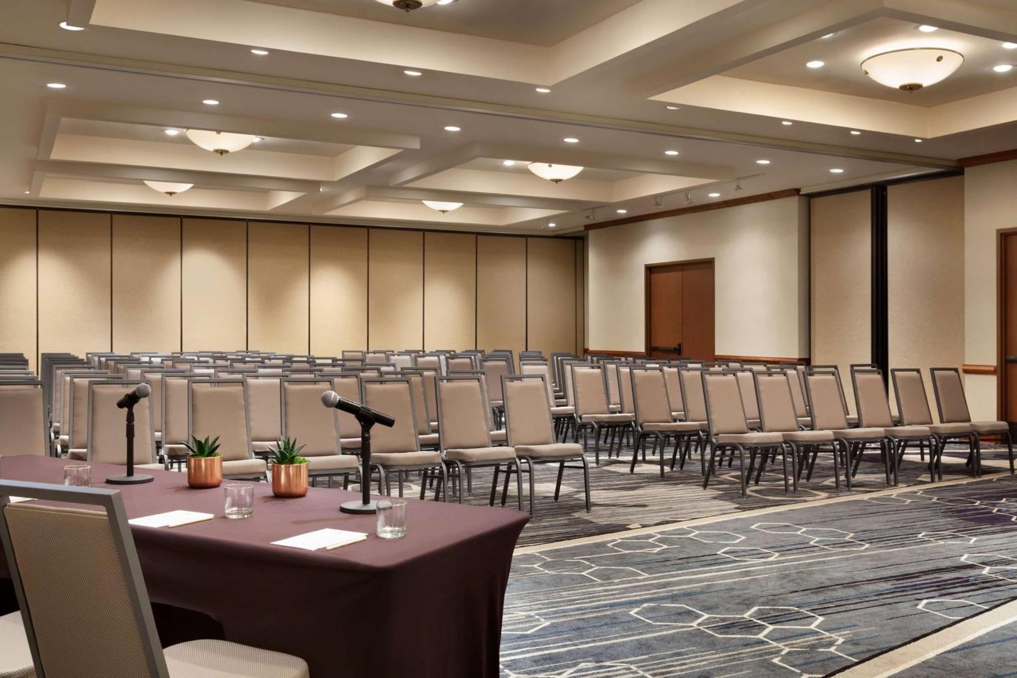 Doubletree By Hilton Minneapolis Park Place Saint Louis Park Extérieur photo