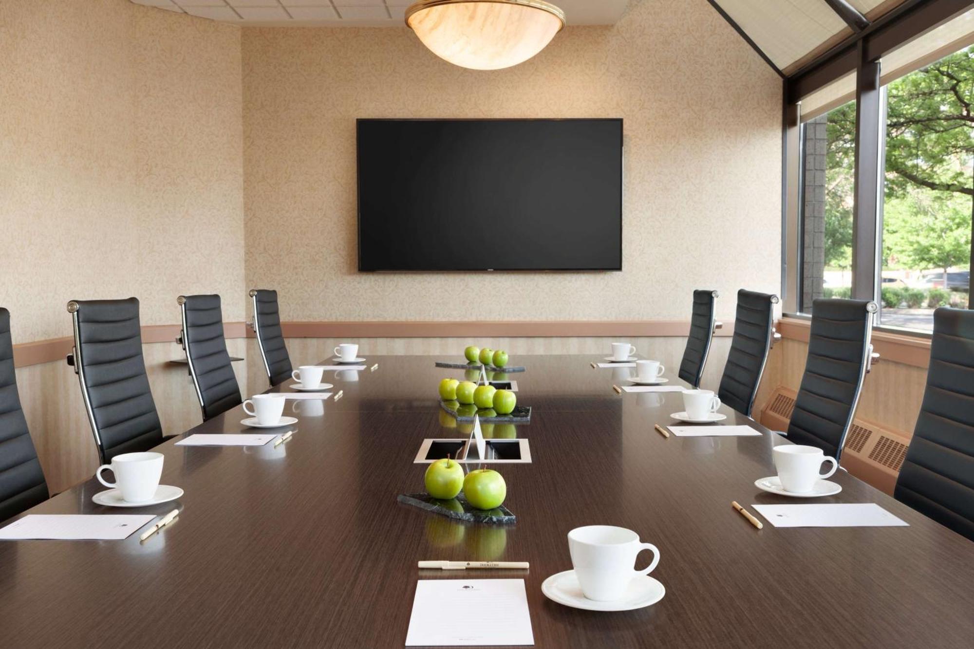 Doubletree By Hilton Minneapolis Park Place Saint Louis Park Extérieur photo