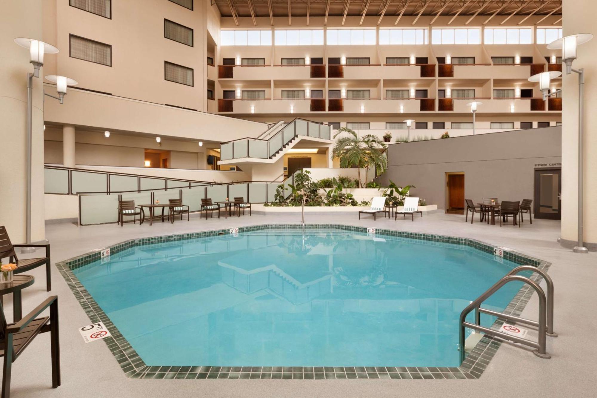 Doubletree By Hilton Minneapolis Park Place Saint Louis Park Extérieur photo