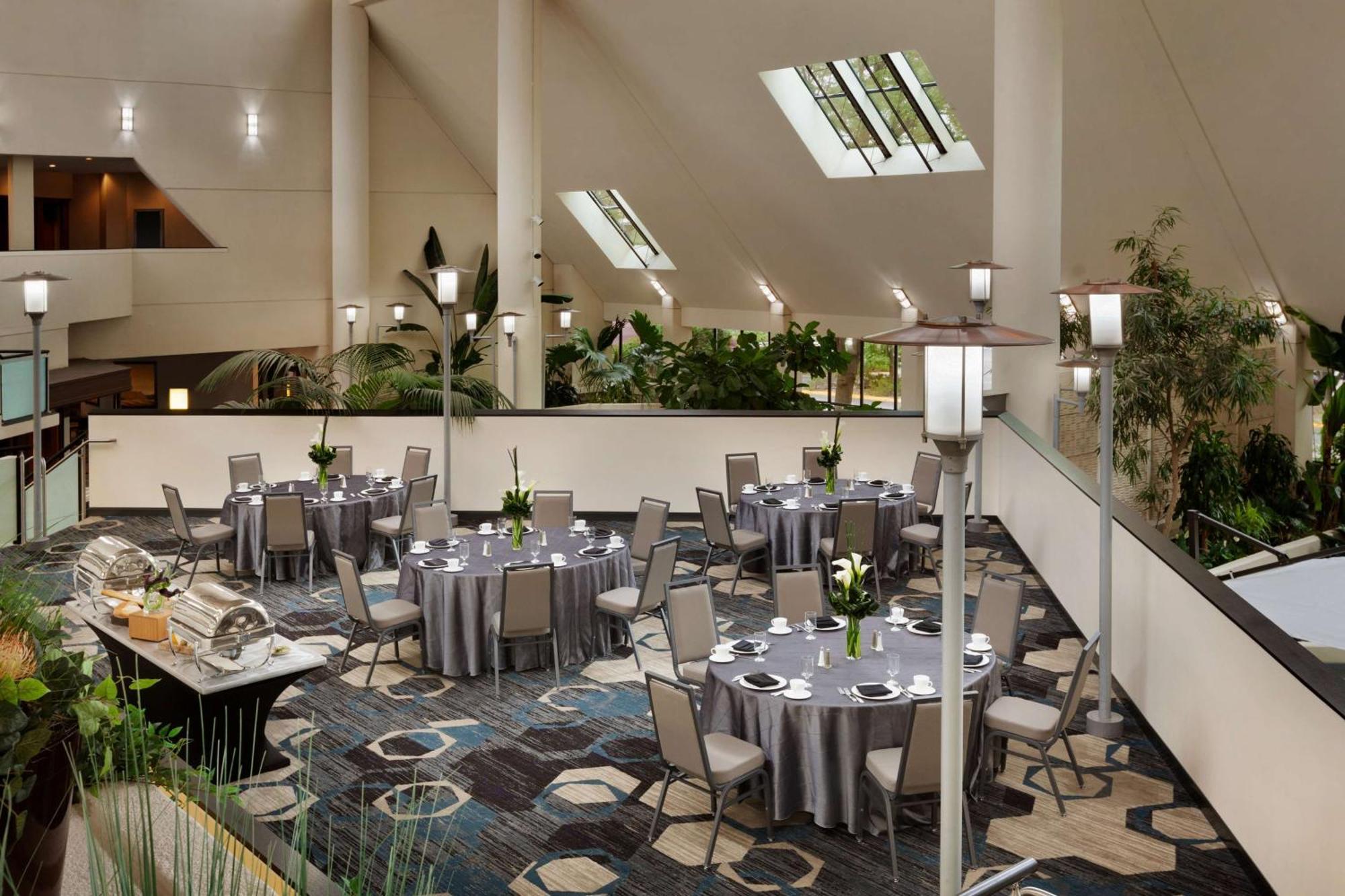 Doubletree By Hilton Minneapolis Park Place Saint Louis Park Extérieur photo