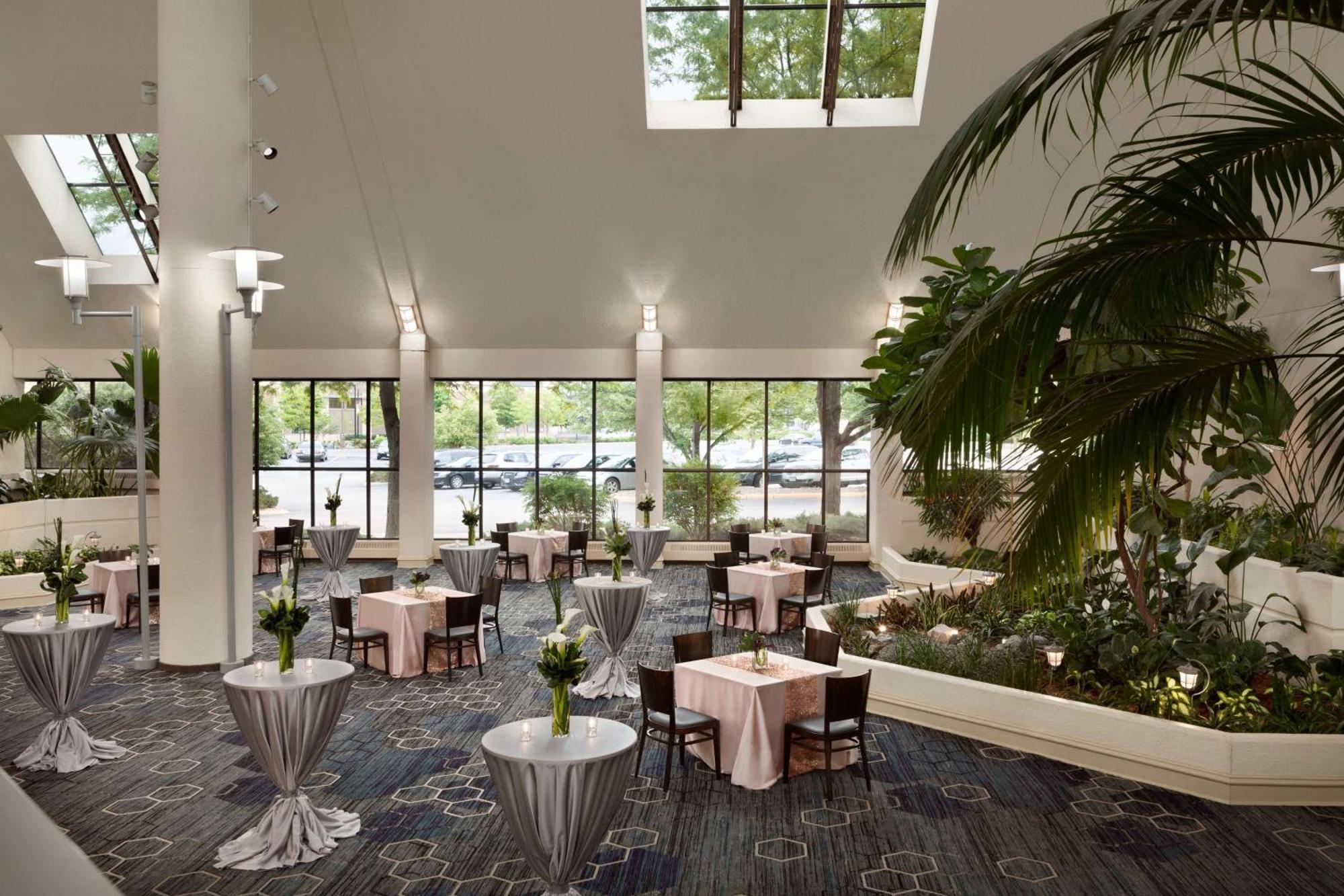 Doubletree By Hilton Minneapolis Park Place Saint Louis Park Extérieur photo