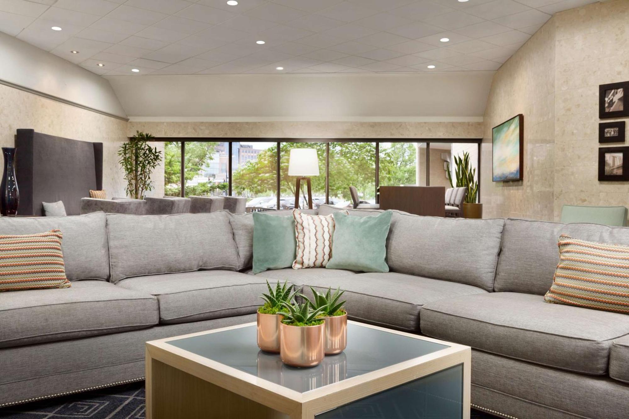 Doubletree By Hilton Minneapolis Park Place Saint Louis Park Extérieur photo