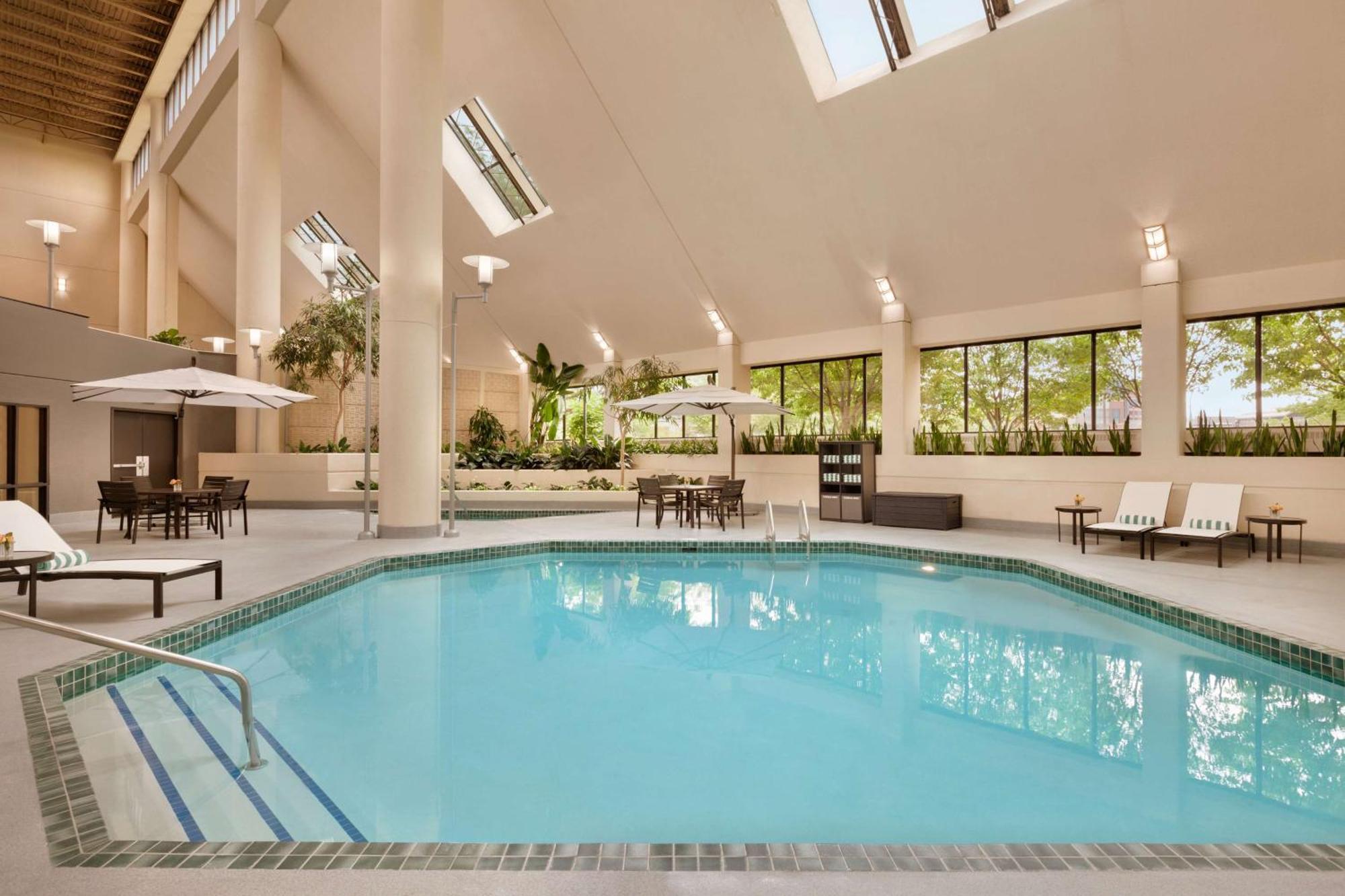Doubletree By Hilton Minneapolis Park Place Saint Louis Park Extérieur photo