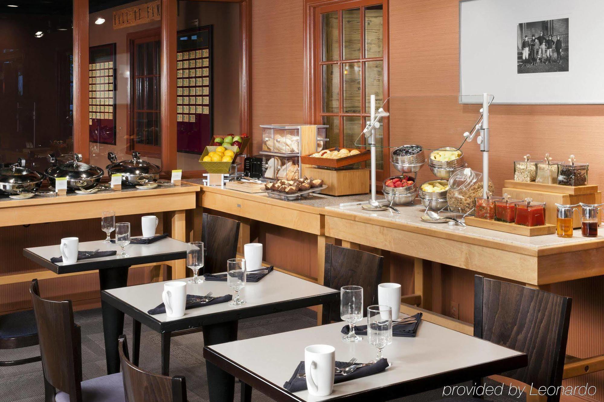 Doubletree By Hilton Minneapolis Park Place Saint Louis Park Restaurant photo