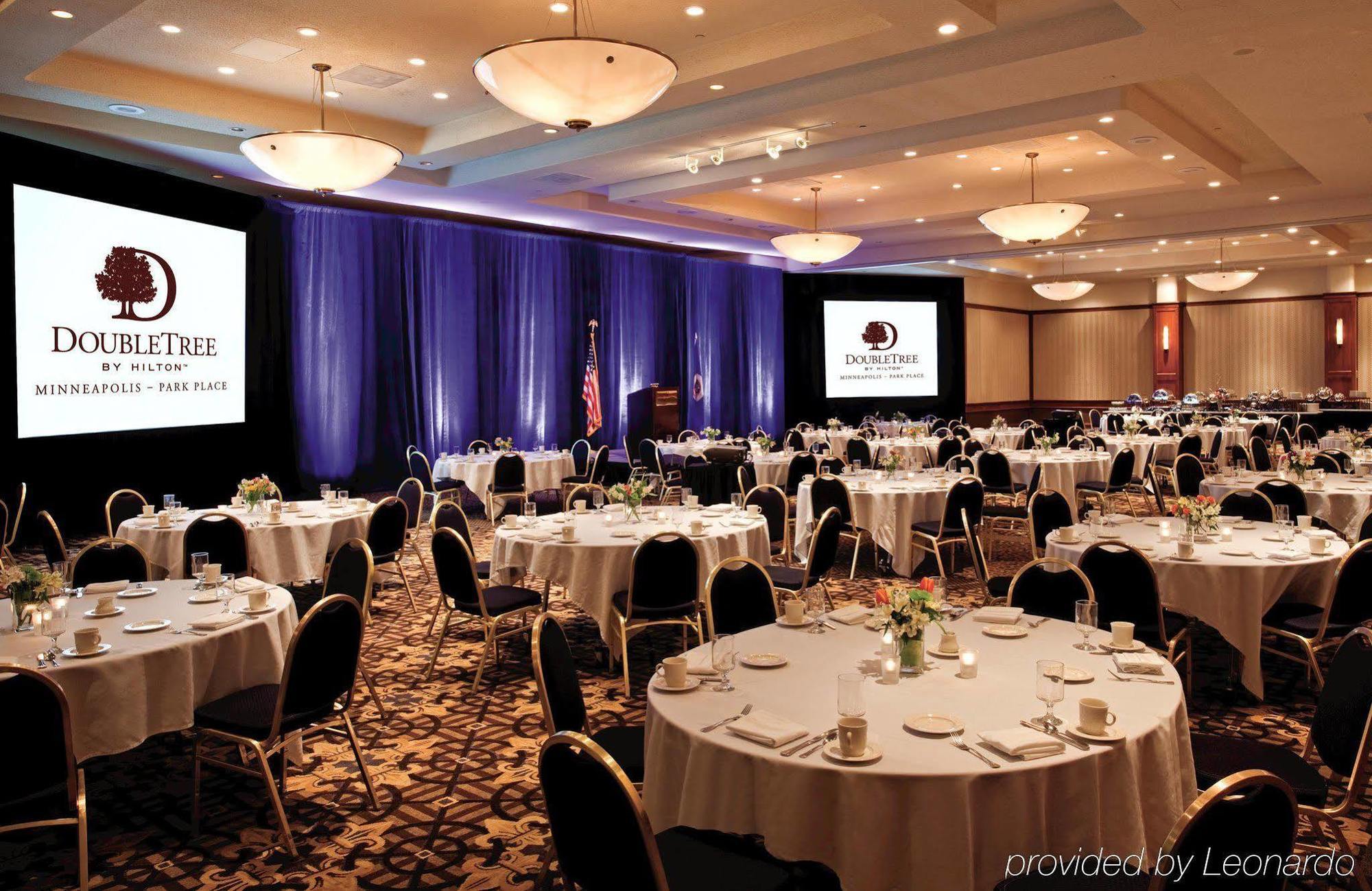Doubletree By Hilton Minneapolis Park Place Saint Louis Park Restaurant photo